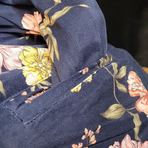 Torrid Floral Bombard Jacket Sz 1       *MUST GO!!!* - Picture 2 of 9